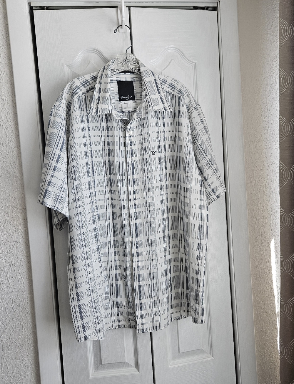 Sean John Short-Sleeve Button-Down Plaid Shirt in White & Gray